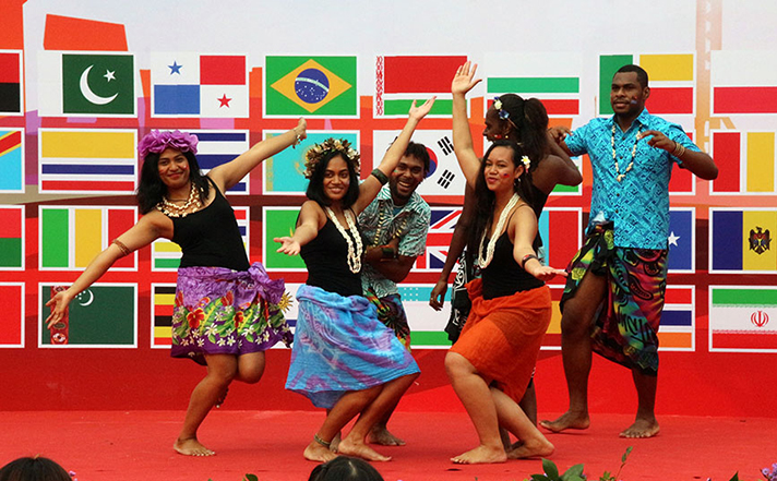 【甲子华诞】首经贸迎60华诞 国际文化节盛装启幕